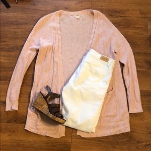 🟡 Baby pink cardigan w/ pockets